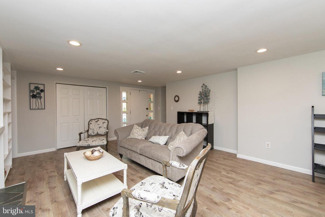 1454 Sicklerville Rd, Gloucester Township, NJ 08081 House Rental in