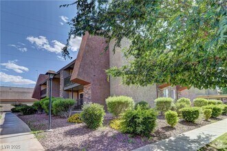 Building Photo - 5097 Indian River Dr