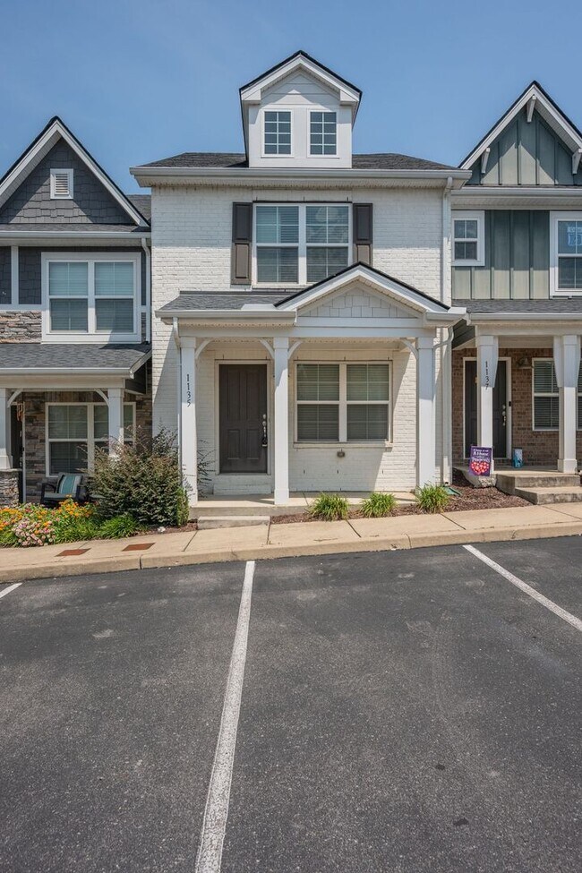 Foto del edificio - 1135 Lilly Valley Way