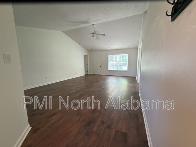Building Photo - 111 Turnstone Ct SW
