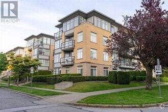 Building Photo - 5692-5692 Kings Rd