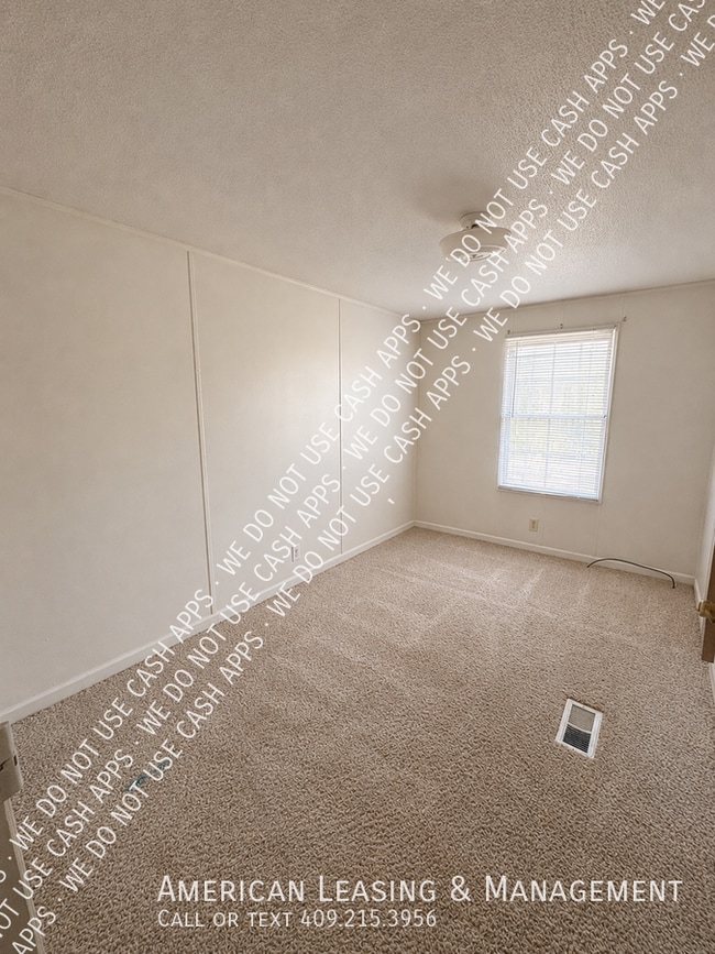 Building Photo - 2307 N John Redditt Dr