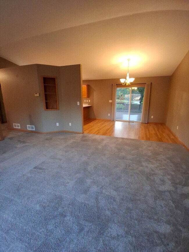 Foto del edificio - Beautiful 4 Bedroom House in Prescott, WI!...