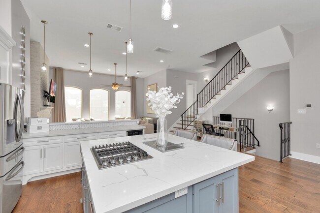 Foto del edificio - 4962 Edison Park Ln