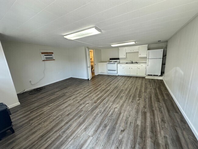 Foto del edificio - 904 Coldwater Rd