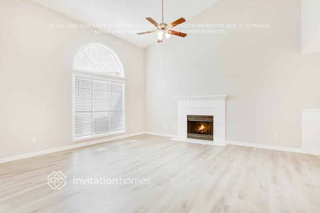Foto del edificio - 589 N Shore Rd