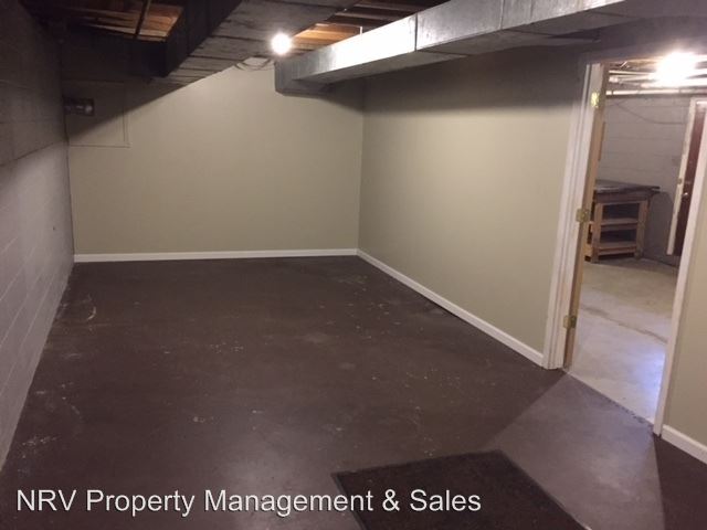 Building Photo - 900 Randolph St