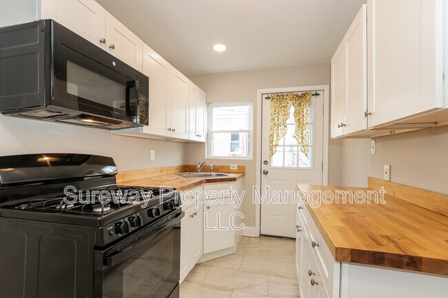 Foto del edificio - 10 W 8th St