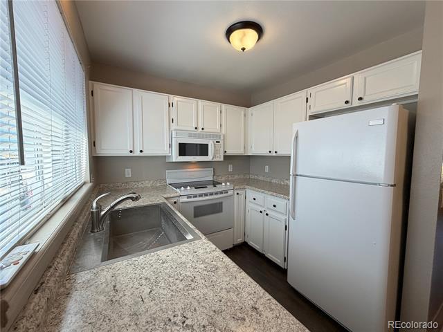 Building Photo - 862 Summer Dr