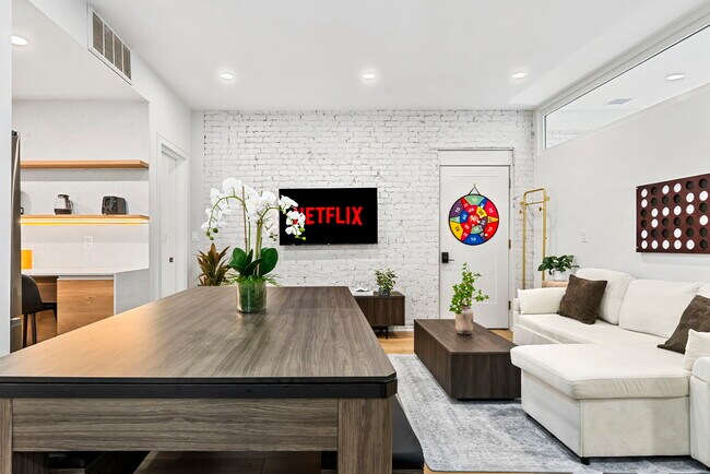 Foto del edificio - 1566 Beacon St