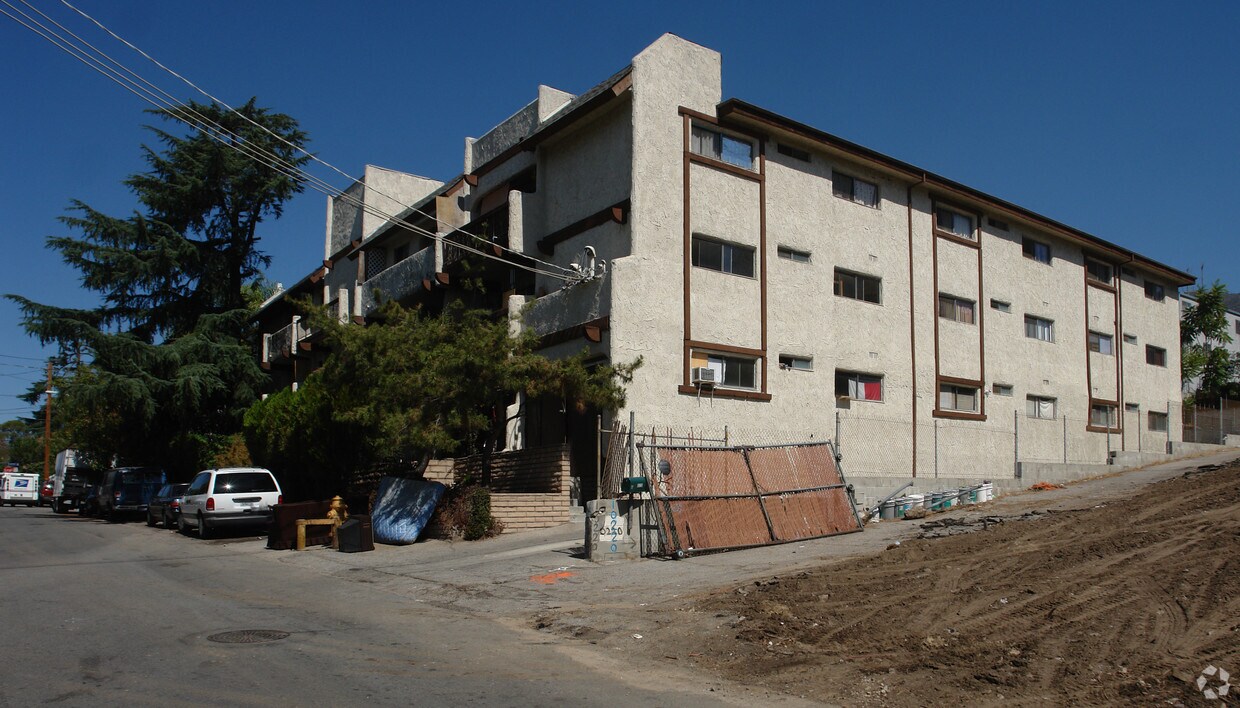 Building Photo - 10230 Samoa