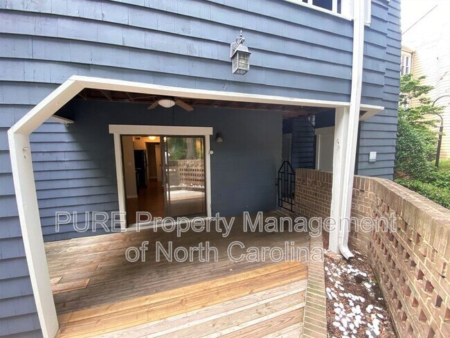 Building Photo - 415 W 8th St