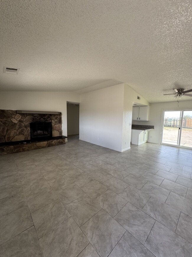 Building Photo - 19672 Neuralia Rd