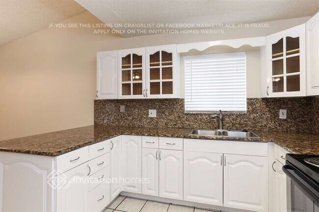 Foto del edificio - 4900 NW 92nd Ave