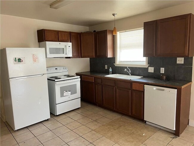 Foto del edificio - 3525 Jackson Blvd