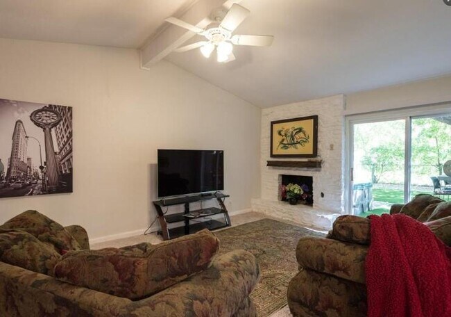 Building Photo - 1625 Chippeway Ln