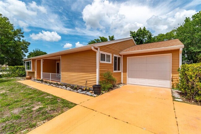 Building Photo - 10886 SW 90th Terrace