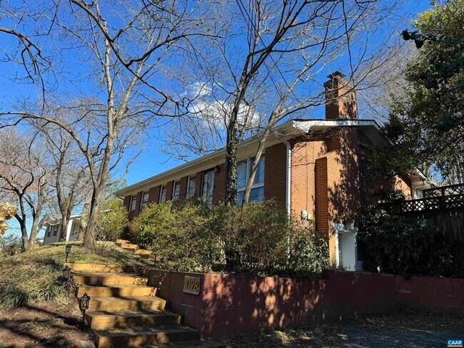 Foto del edificio - 1028 St Charles Ave