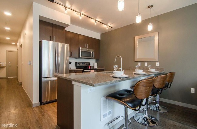 Building Photo - 1 br, 1 bath  - 302 E Houston St