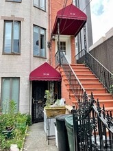 Building Photo - 31-26-31-12 12th St