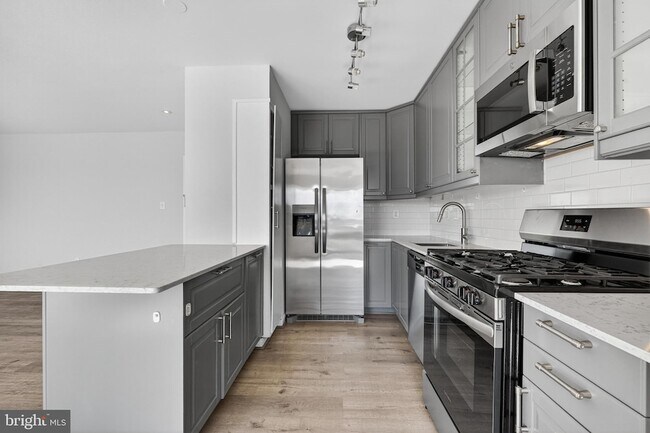 Foto del edificio - 4241 Columbia Pike