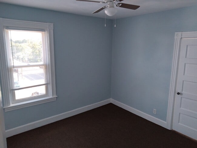 Building Photo - 354 Cass Ave
