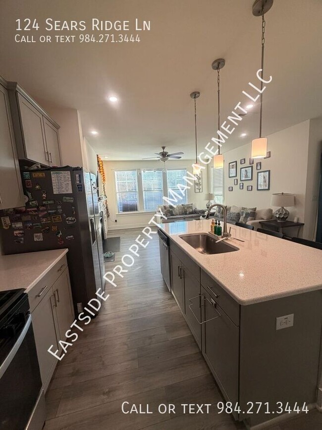 Foto del edificio - 124 Sears Rdg Ln