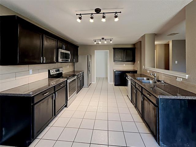 Foto del edificio - 609 Flooded Gum St