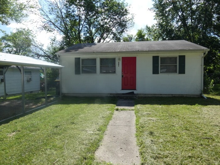 Primary Photo - Beautiful Home in North Kansas City School...