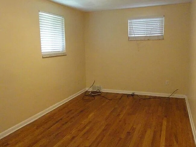 Building Photo - 314 Lowgar Dr