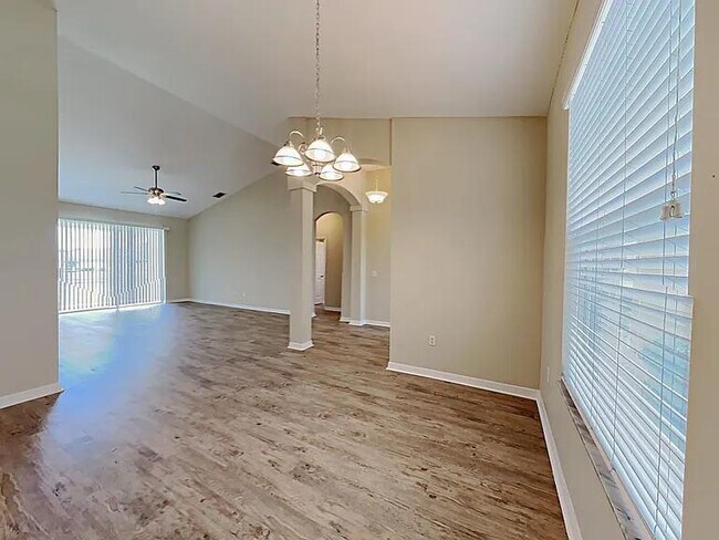 Building Photo - 2847 Dunhill Cir