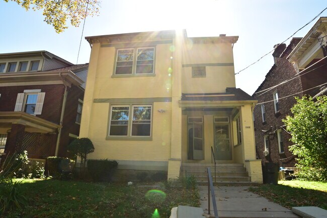 Foto del edificio - 5880 Burchfield Ave