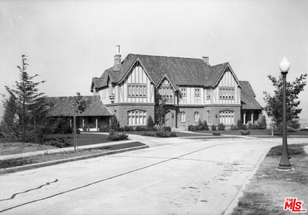 Primary Photo - 2720 MONTE MAR Ter