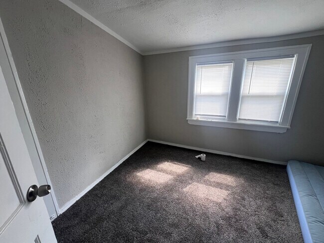 Foto del edificio - 3604 E 117th St
