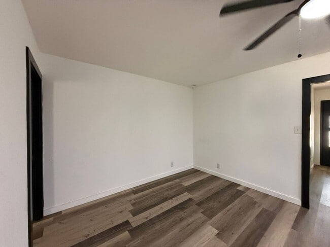 Building Photo - 217 Avenue E