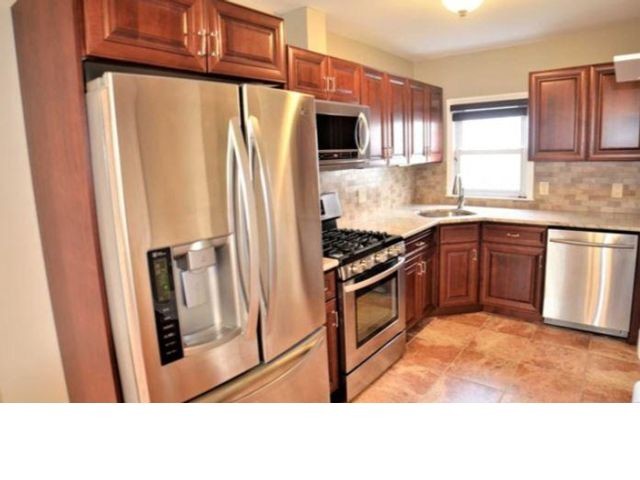 Primary Photo - 23 Howd Ave
