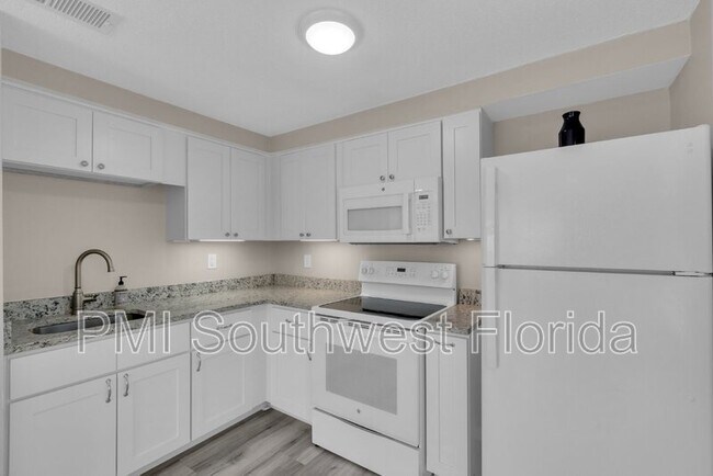 Foto del edificio - 1673 Cherry Ln