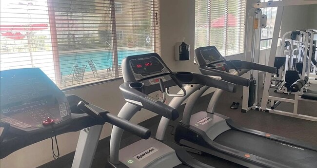 Foto del edificio - 24909 Madison Ave