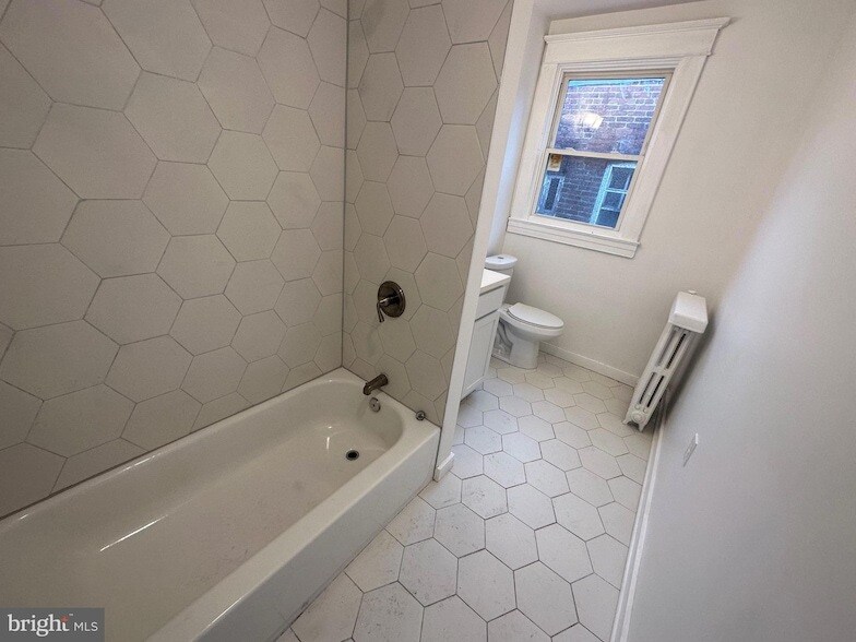 Foto principal - 4227 Euclid Ave