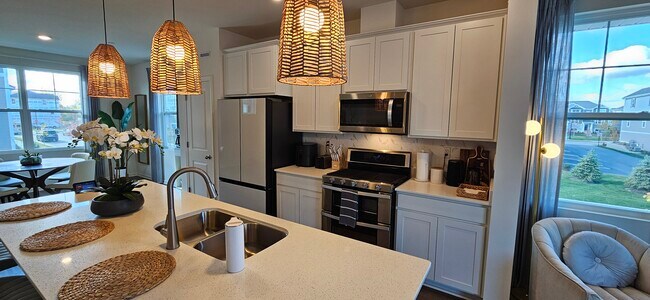 Building Photo - 2227 Glacier St