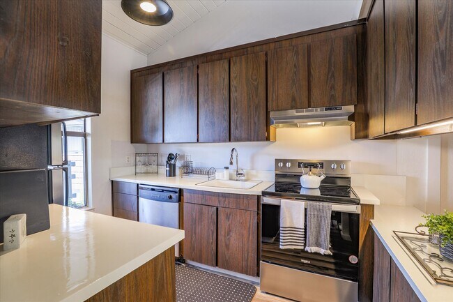Building Photo - 158 Kern St