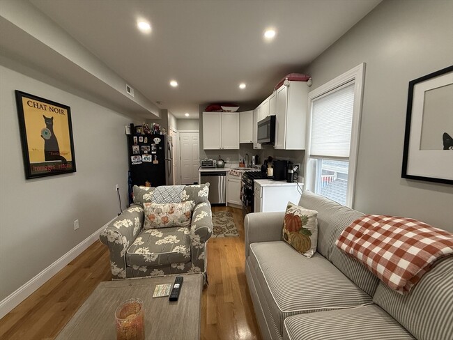 Foto del edificio - 1021 Winthrop Ave