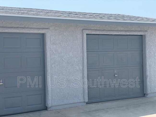 Building Photo - 1580 Sierra Vista Dr