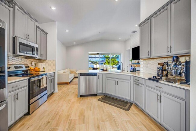 Foto del edificio - 33995 Astoria Cir