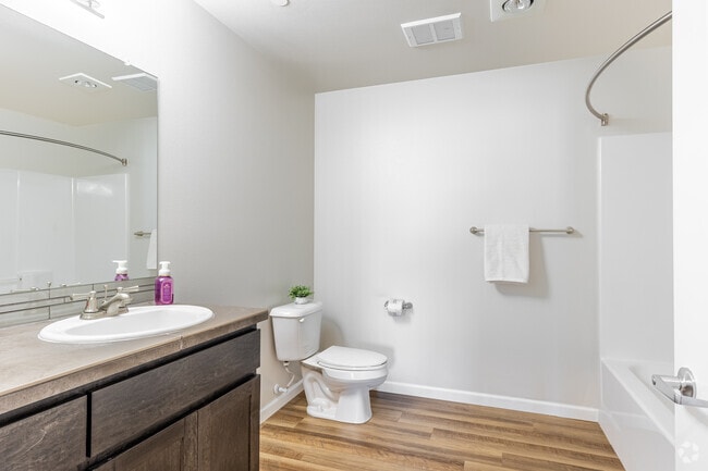 2HAB, 2Ba - 1028SF - Escena Apartments