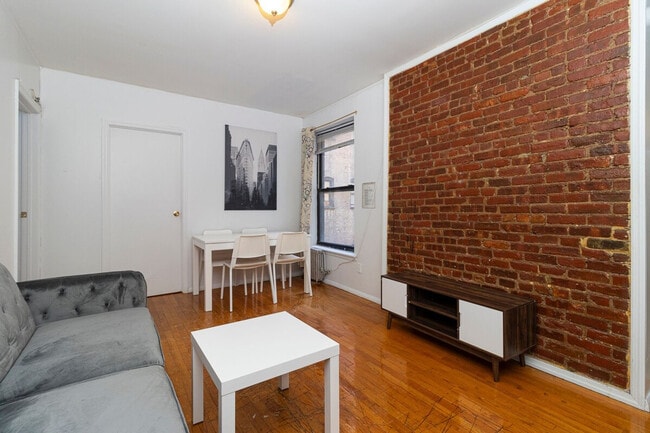 Foto del edificio - 335 E 94th St