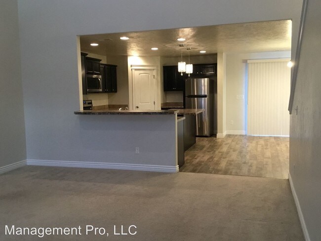 Foto del edificio - 5 br, 2.5 bath House - 208 E Copper Ridge St