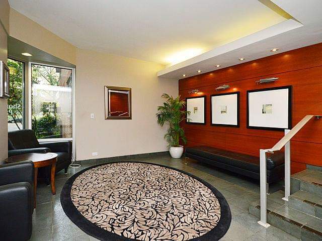 Foto del edificio - 4950 N Marine Dr