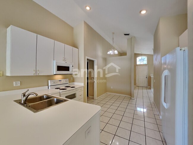 Building Photo - 3141 Castle Rock Cir