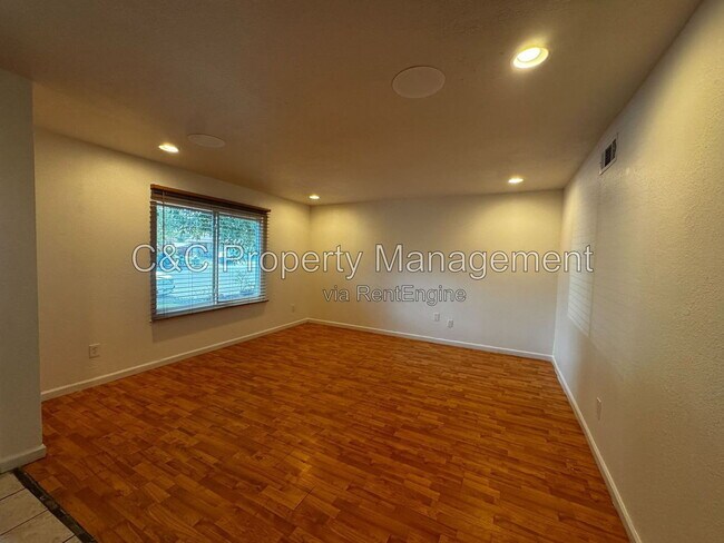 Building Photo - 286 Frigate Ct